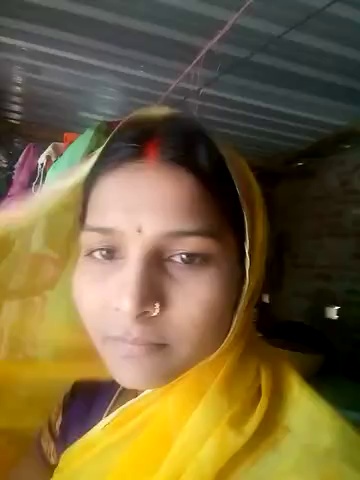 Beautiful Bhabhi Showing Her Nude Body Thumbnail